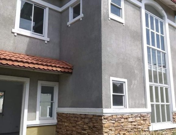 House For Sale in BellaFort in Molino Bacoor