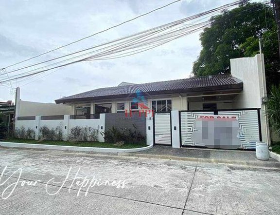 5-bedroom Single w/ swimming Pool Bungalow House For Sale in BF Homes