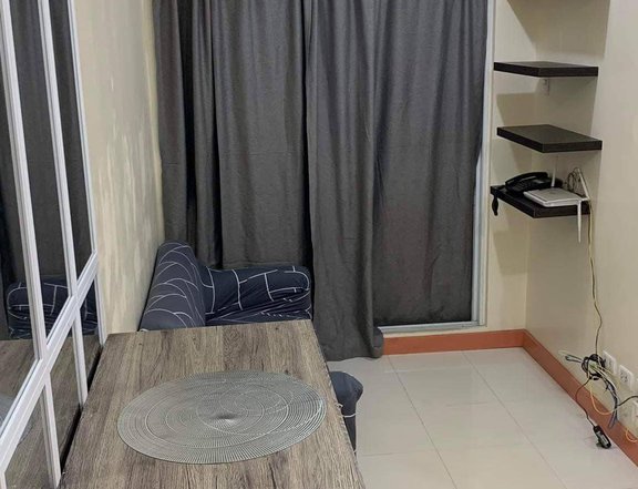 1 Bedroom Unit with Balcony for Sale in Zinnia Towers Quezon City