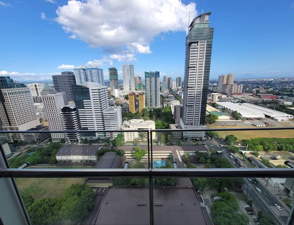 St. Francis Shangri-la Place Beautiful 1 Bedroom with Parking