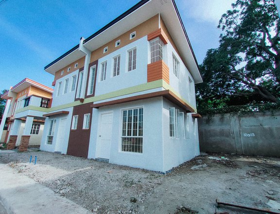 HOUSE AND LOT PRESELLING 30MONTHS TO PAY ANG DOWNPAYMENT MO!