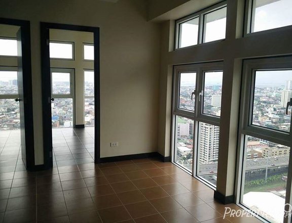 Ready for Occupancy 2-BR in San Lorenzo Place Makati | 10% CASHOUT