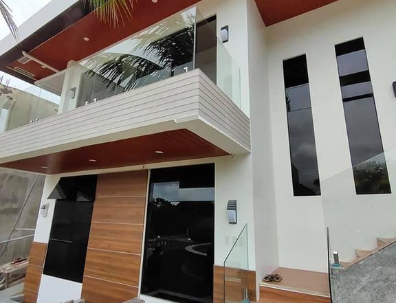Ready to Move-in 6-bedroom Single Detached House For Sale in Cebu City