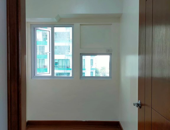 two bedroom with balcony for sale in pasay w