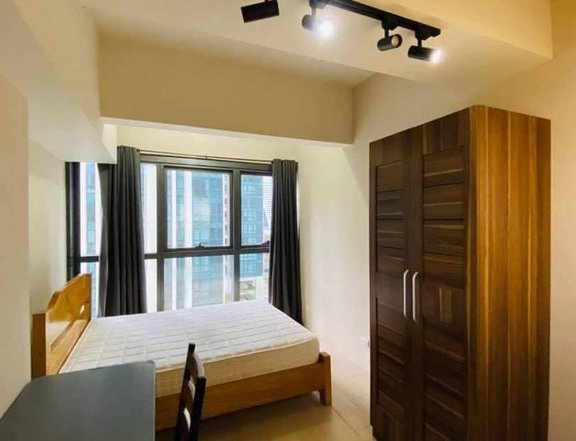 For Rent: Uptown Ritz Residences
