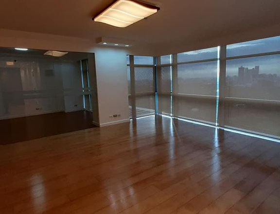 For Rent: 3BR unit for lease in Pacific Plaza Towers, BGC
