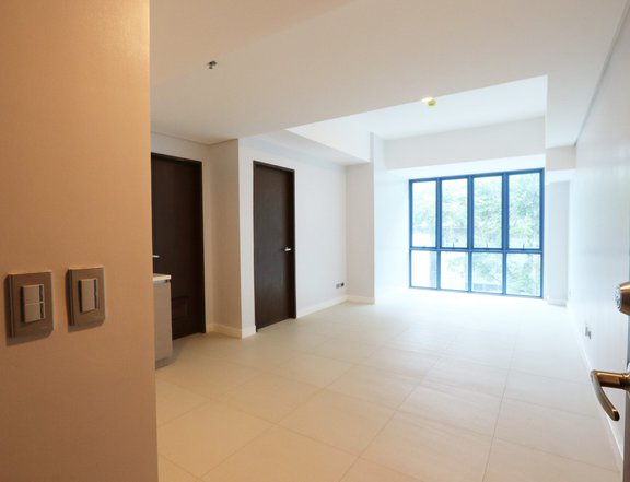 Nice RFO High-Class 1BR Condo IT Park near Ayala Malls Lahug Cebu City