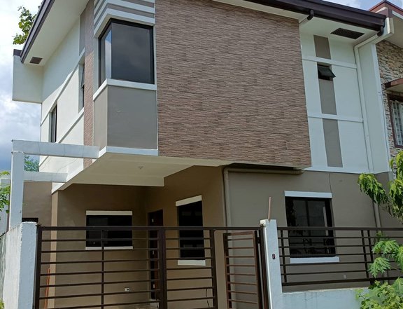 3-bedroom Single Attached House For Sale in Fairview Quezon City