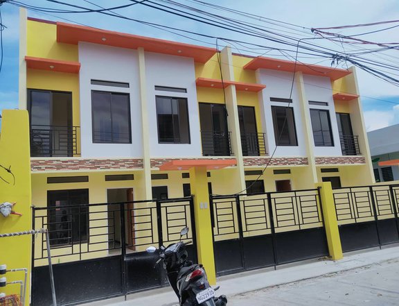 2 Bedroom with 2 T&B Townhouse Unit For Sale in Las Pinas Metro Manila
