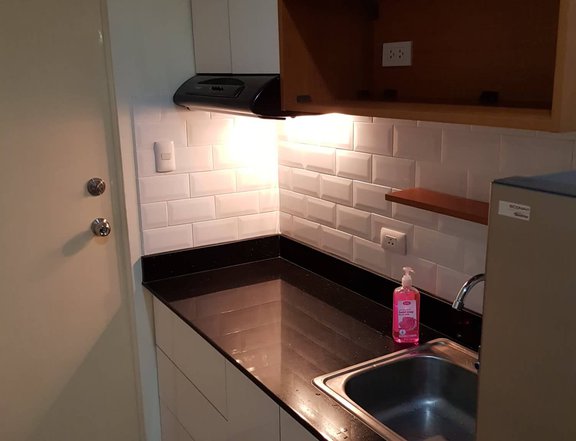 RUSH SALE, Negotiable, Semi-Furnished 2BR Condo in Mandaluyong