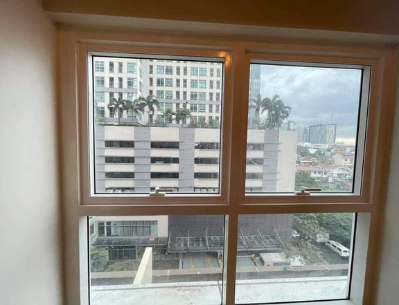 Condo 1-BR w/ balcony Rent to Own in grand central park near BGC