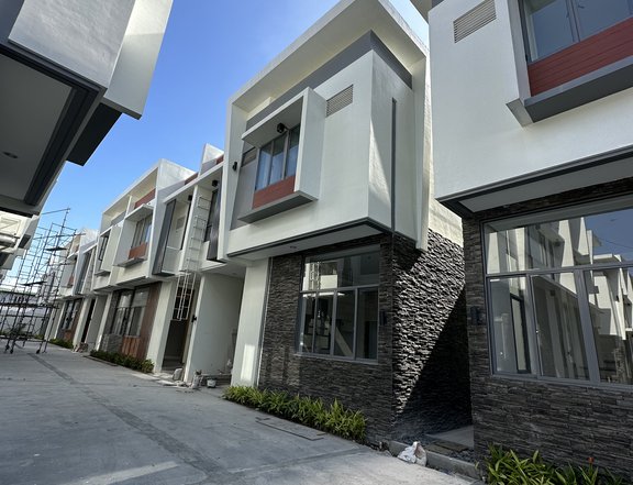 Ready for occupancy Townhouse For Sale near SM North in Quezon City