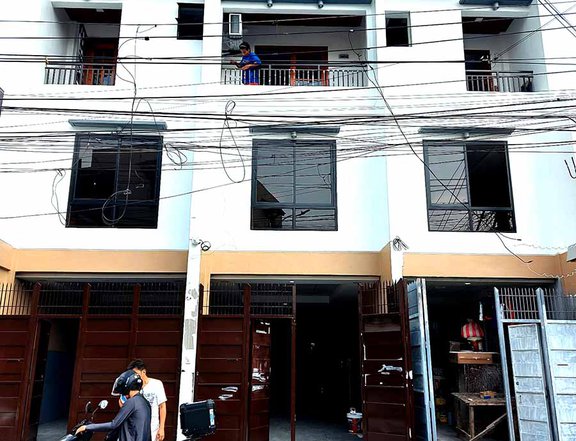 3 Storey Elegant Townhouse for sale in Roxas District Quezon City