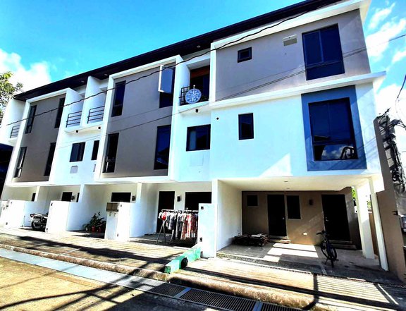 3-bedroom Townhouse For Sale in Tandang Sora Quezon City / QC
