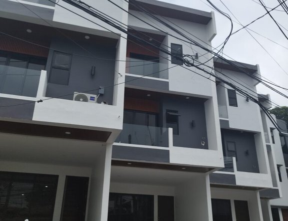 Brand New 3 Storey Townhouse FOR SALE in Sauyo Quezon City PH2892