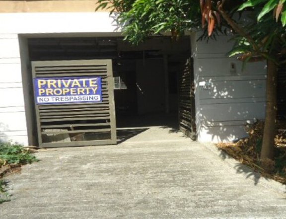 Foreclosed 3-bedroom Single Detached House For Sale in Fairview Quezon City