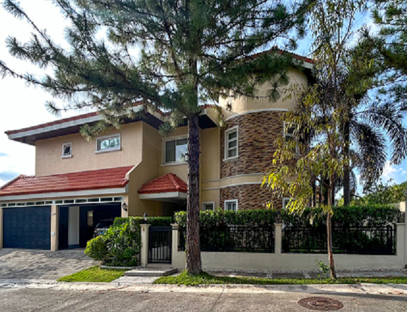 5-Bedroom House for Sale in Portofino South Daang-Reyna Bacoor Cavite