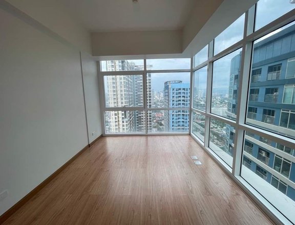 Never used Bare&Brand new 3 BR condo in BGC-Madison Parkwest For sale