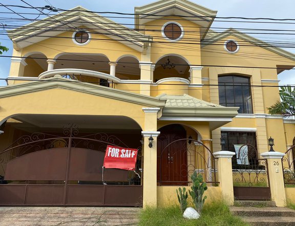 Well Maintained 2 Storey House For Sale in BF Homes Paranaque