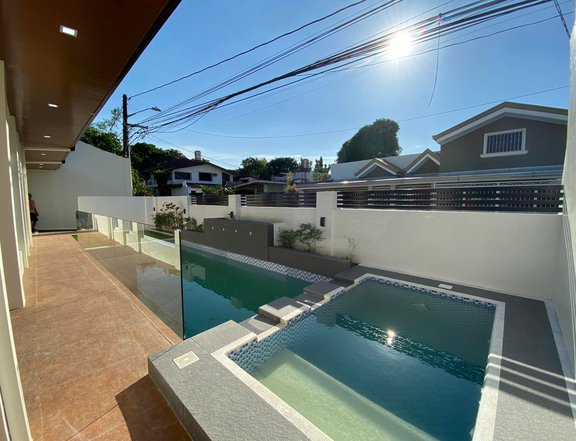 Fully Renovated Bungalow With Pool For Sale in BF Homes Paranaque