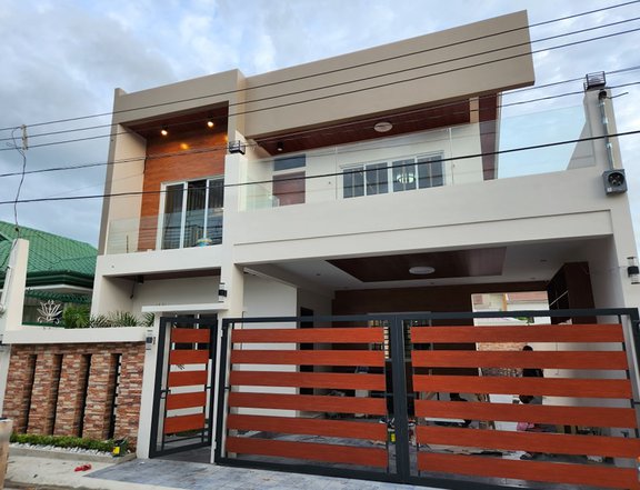 BRAND NEW MODERN HOUSE WITH POOL IN ANGELES CITY NEAR MARQUEE MALL
