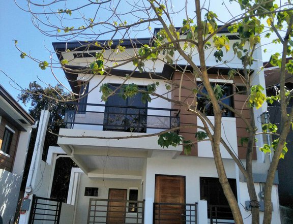 3-bedroom Single Detached House For Sale in Fairview Quezon City