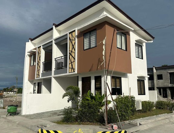3-bedroom Townhouse For Sale in Imus Cavite