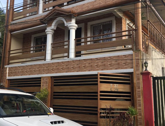 3 Storey House and Lot for sale in Tagaytay
