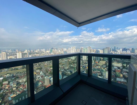 Big Condo for LEASE and SALE at Makati City, The Spire residences, near Rockwell and Century Mall