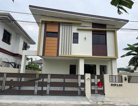 4 BEDROOMS HOUSE AND LOT FOR SALE IN GRAND PARKPLACE IMUS CAVITE