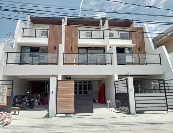 Elegant Triplex House Near At SM SouthMall Las Pinas City