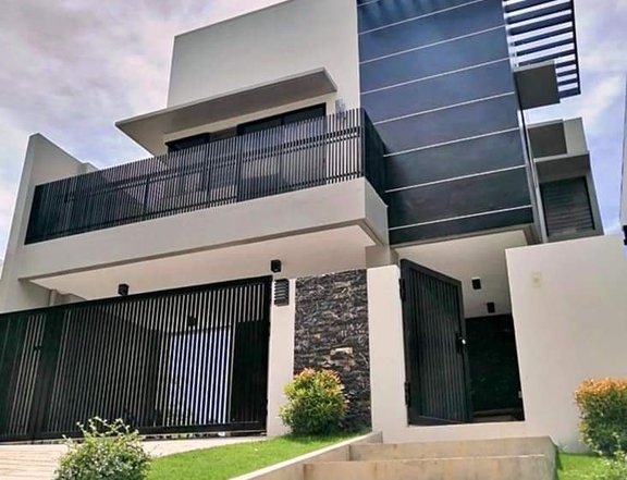 3-bedroom Modern House For Sale in Vista Grande, Talisay Cebu