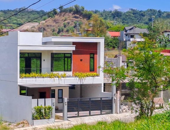 Elegant Modern House & Lot in Park Hills Executive Village, Antipolo