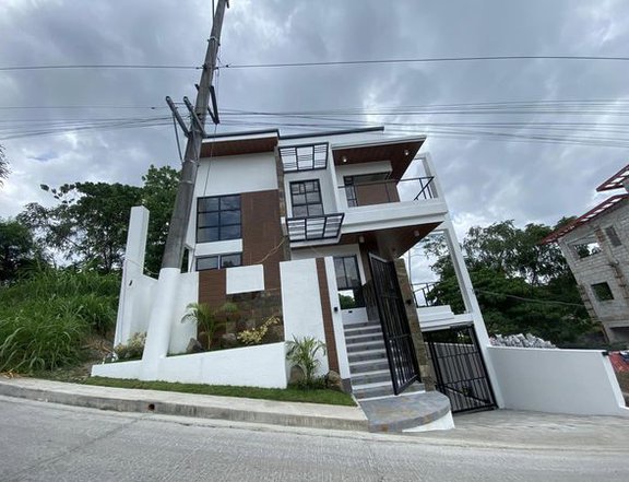 3 Storey HOUSE AND LOT FOR SALE  IN ANTIPOLO!!
