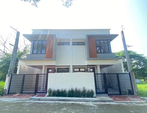 Duplex Type House and Lot for Sale!