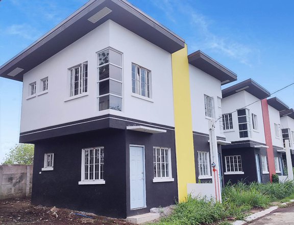 2 Bedroom Duplex with Provision for Carport & Over-looking view