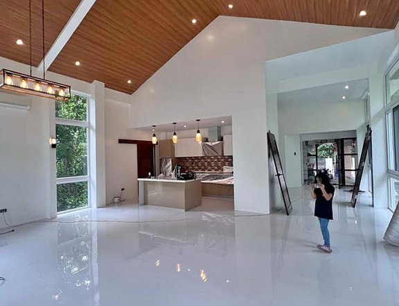 Semi Furnished 5-bedroom House For Sale in Cebu City Cebu