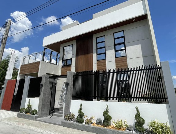 4-bedroom Furnished Single Detached House For Sale in Angeles Pampanga