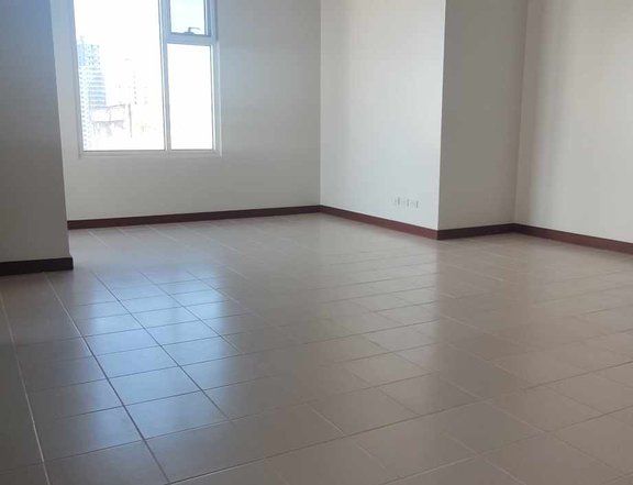 three bedroom Ready for occupancy condo in makati dela costa rosa