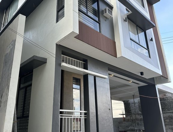 Townhouse For Sale in Quezon City near SM North | Pre selling