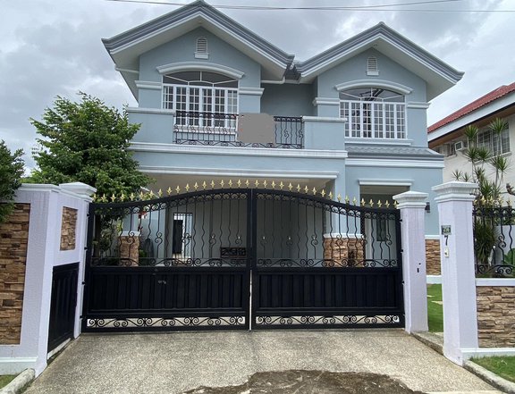 3 BR House and Lot with pool and Jacuzzi | Maryville Talamban