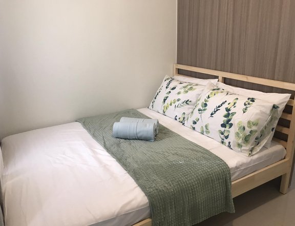 FOR RENT: 1 Bedroom Condo Within MOA Area