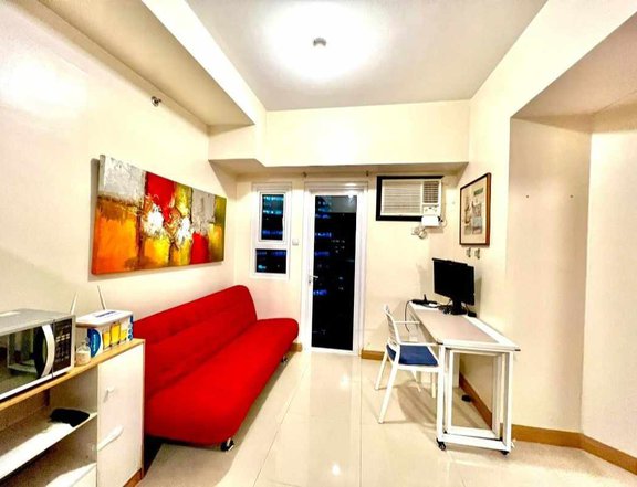 FOR RENT 1 BEDROOM WITH BALCONY TRION TOWERS BGC TAGUIG
