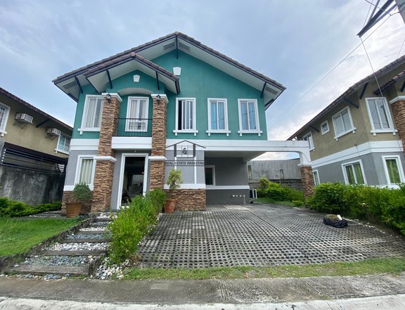 5-bedroom Single Detached House For Sale in Bacoor Cavite
