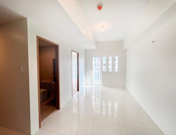 Rent-to-own 1 Bedroom condo with balcony in BGC Taguig