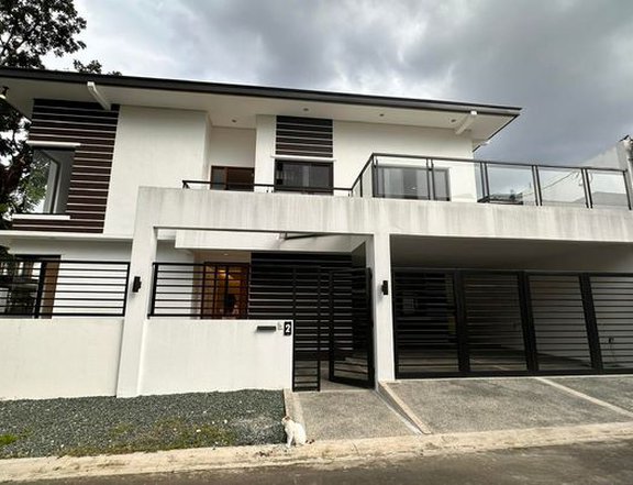 6-bedroom Single Detached House For Sale in Commonwealth
