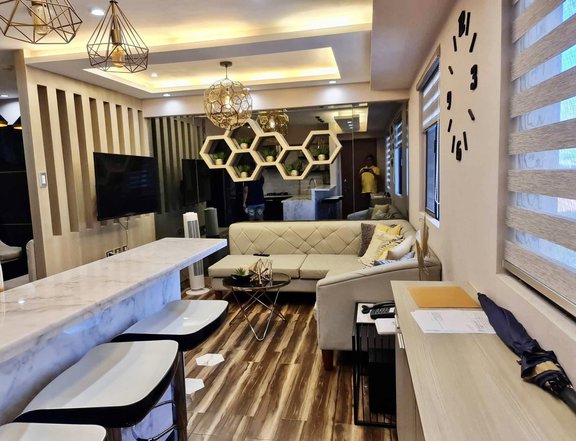 Fully Furnished and Refined 2 Bedroom Unit For Sale in Levina Place.