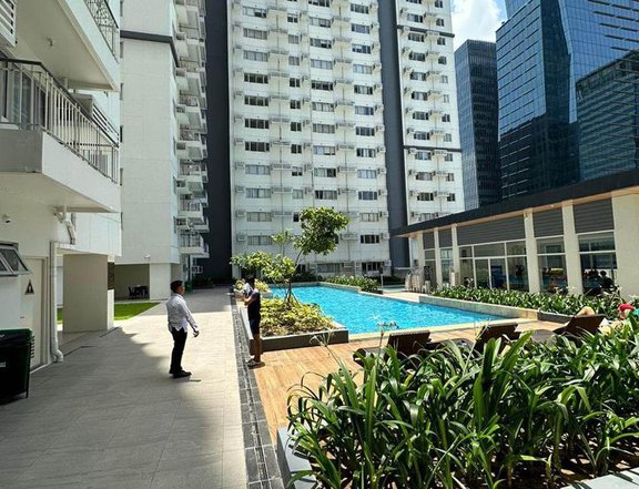 RFO 1BR Condo in BGC Taguig Uptown Mall and High Street Central Square