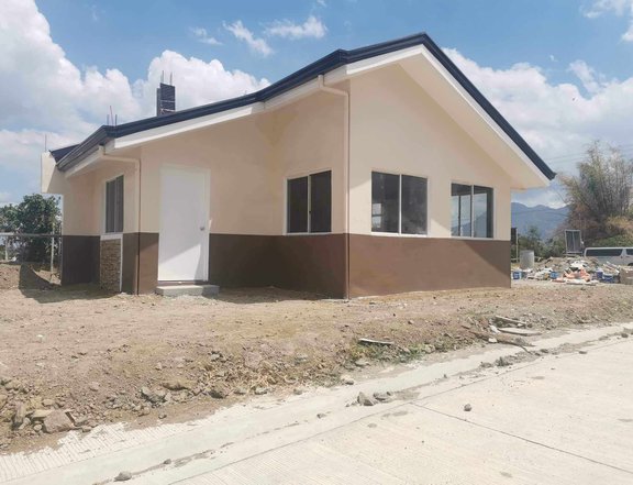 2-bedroom Single Attached House For Sale in Tanauan Batangas