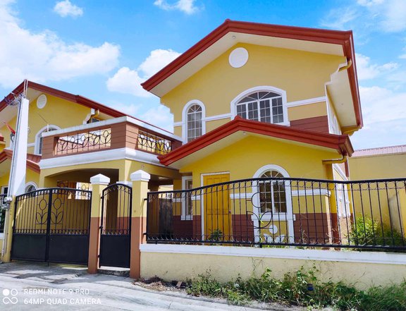 Near MOA, NAIA & MAKATI 4BR Single Home for Sale in Imus Cavite